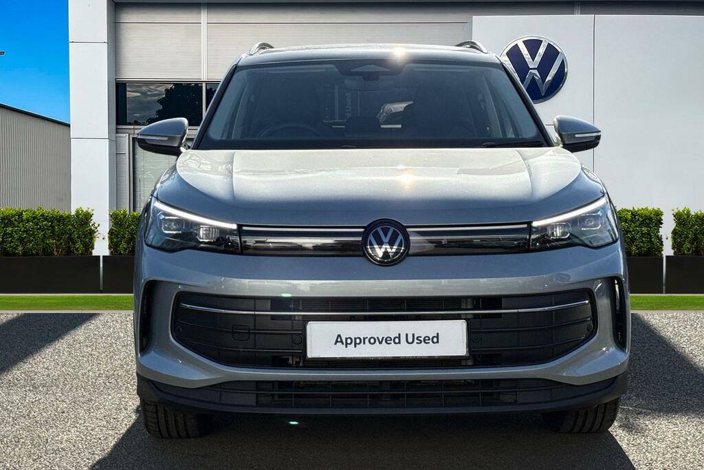 Volkswagen Tiguan 1.5 Tsi Ehybrid Match Dsg Interior Ambient L DA75UBT Silver #5