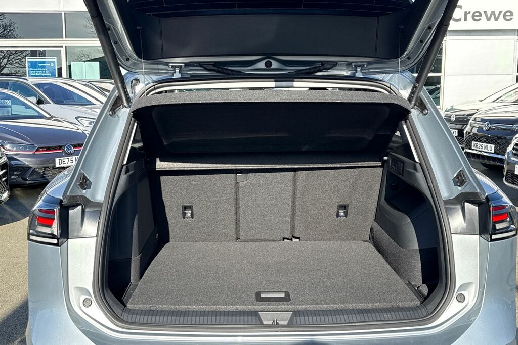 Volkswagen Tiguan 1.5 Tsi Ehybrid Match Dsg Interior Ambient L DA75UBT Silver #6