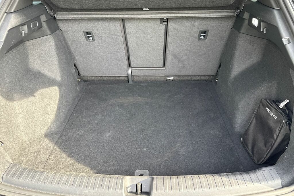 Audi Q4 E Tron Q4 S Line 35 E-tron 125,00 Kw PX75XRP Black #6