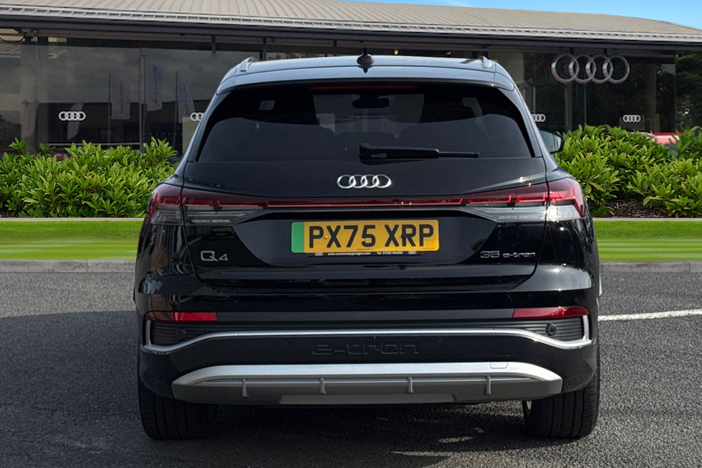 Audi Q4 E Tron Q4 S Line 35 E-tron 125,00 Kw PX75XRP Black #4