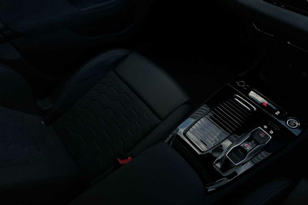 Audi A6 E-tron Avant Avant Edition 1 E-tron Performance 270,00 Kw White #44
