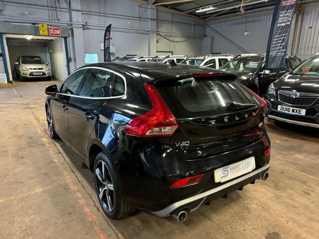 Volvo V40 Hatchback MF66HYM Black #3