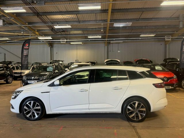 Renault Megane Estate OW68UUF White #3