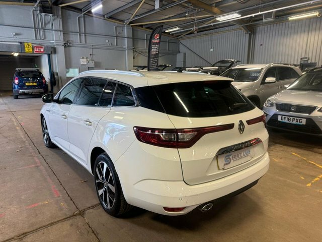 Renault Megane Estate OW68UUF White #4