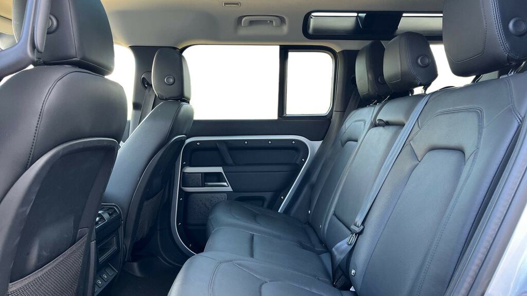 Land Rover Defender 110 3.0 D250 Xs Edition 110 EY24YOE Silver #4