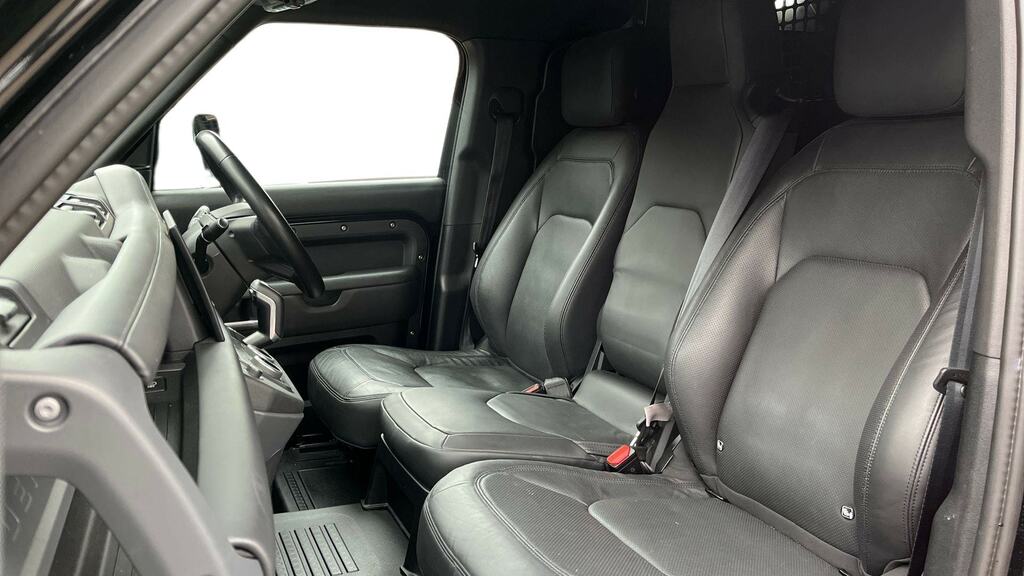 Land Rover Defender 110 3.0 D350 Hard Top X-dynamic Hse 3 Seat AK74HDG Black #4
