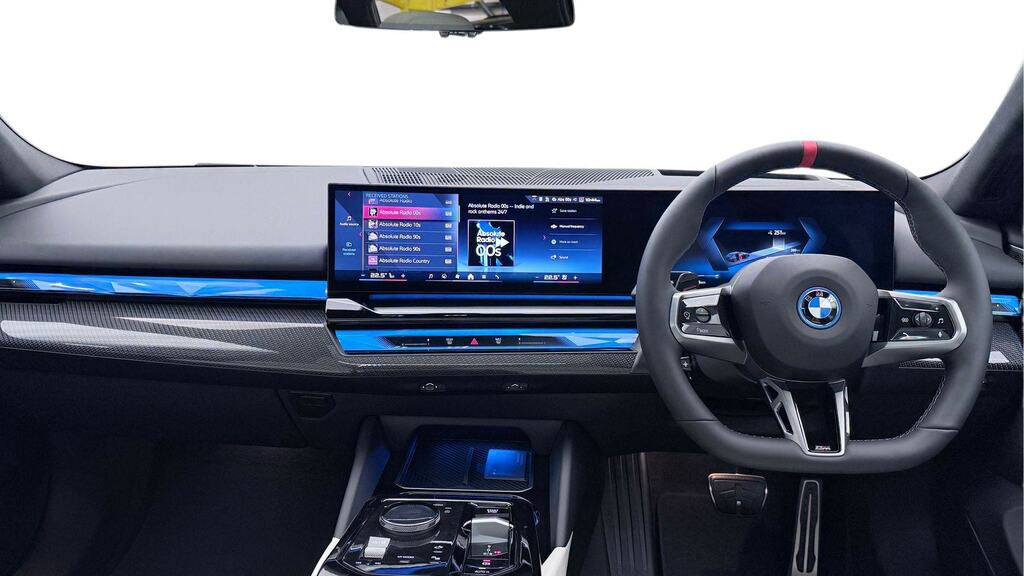 BMW i5 442Kw M60 Xdrive 84Kwh YR26GXF Black #4