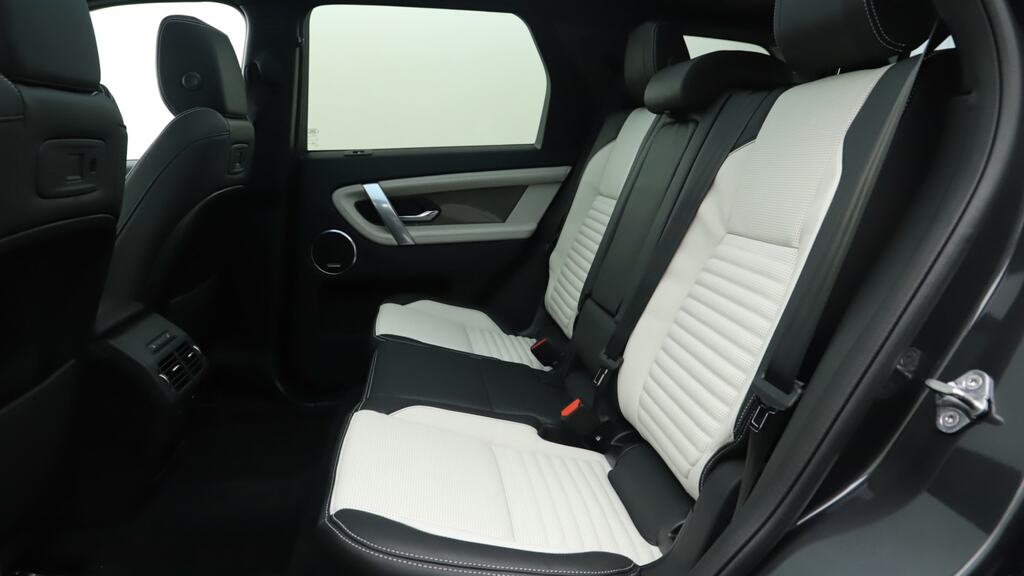 Land Rover Discovery Sport 1.5 P270e Metropolitan 5 Seat Grey #4