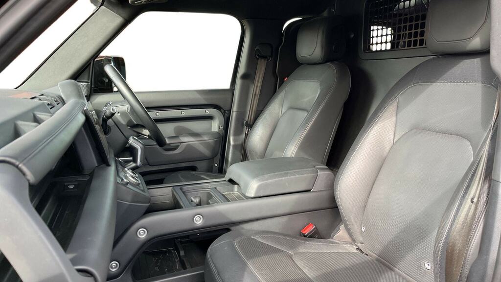 Land Rover Defender 110 3.0 D300 Hard Top X-dynamic Hse FE24PZF Black #4