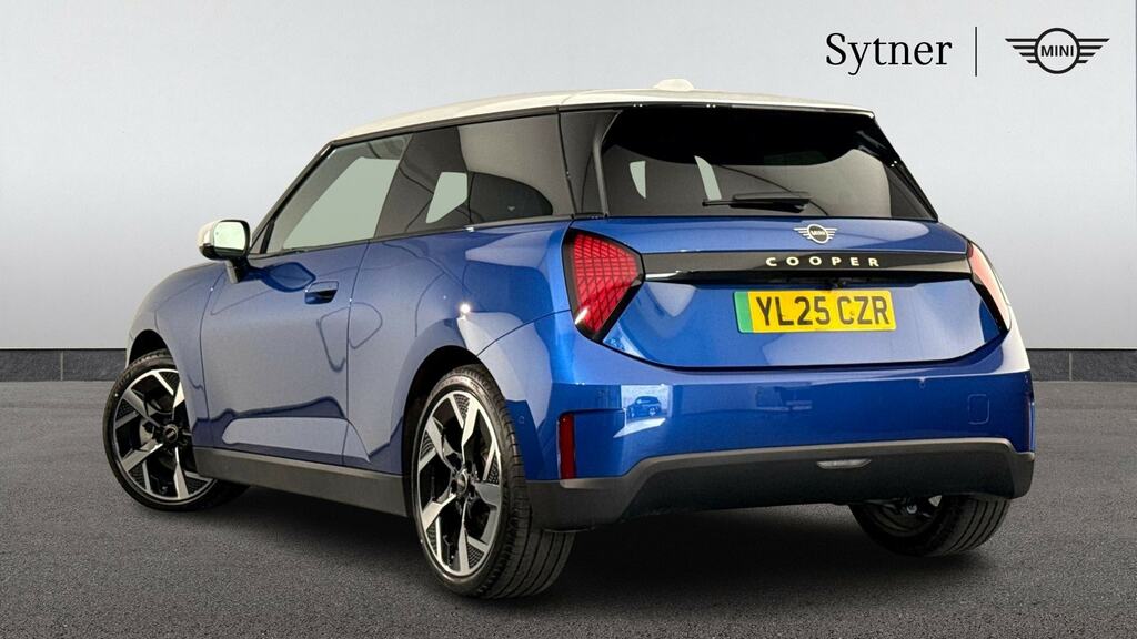 Mini Hatch 135Kw E Exclusive 41Kwh YL25CZR Blue #2