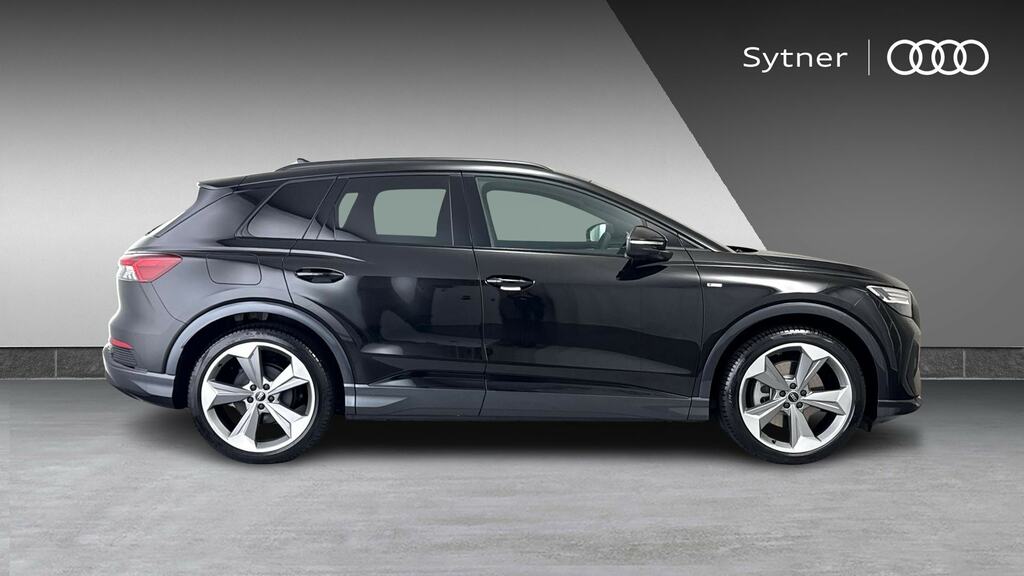 Audi Q4 E Tron 150Kw 40 63Kwh Black Edition Tech Pack LJ26VSN Black #4