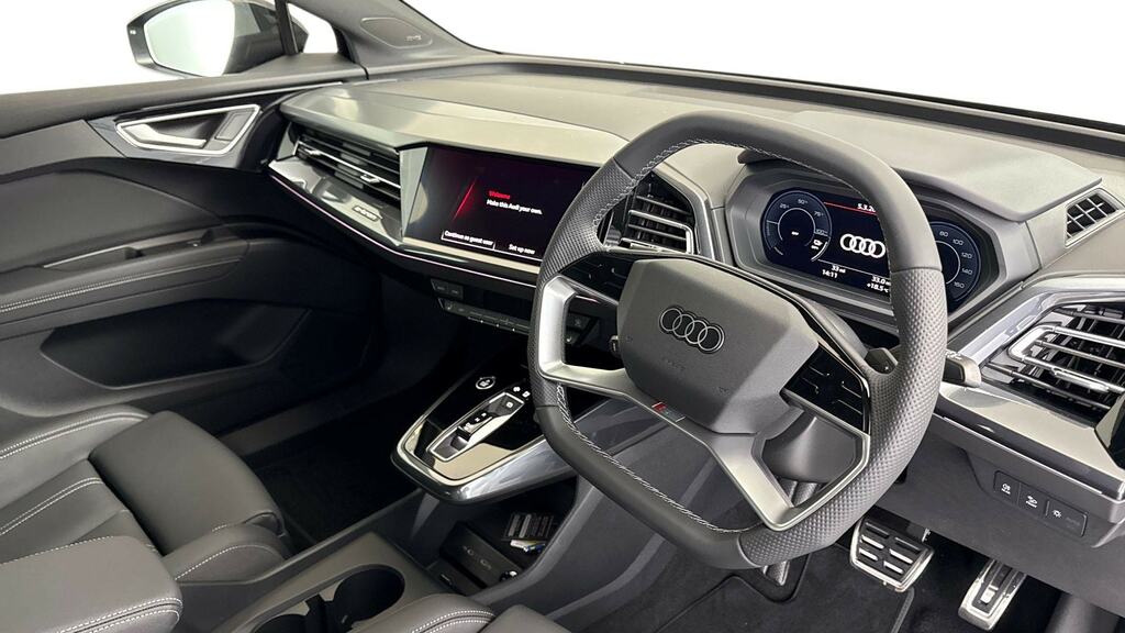 Audi Q4 E Tron 150Kw 40 63Kwh Black Edition Tech Pack LJ26VSN Black #6