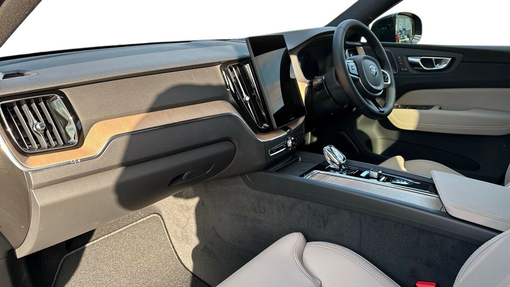 Volvo XC60 2.0 B5p Plus Dark Awd Geartronic DG26WLA Blue #4