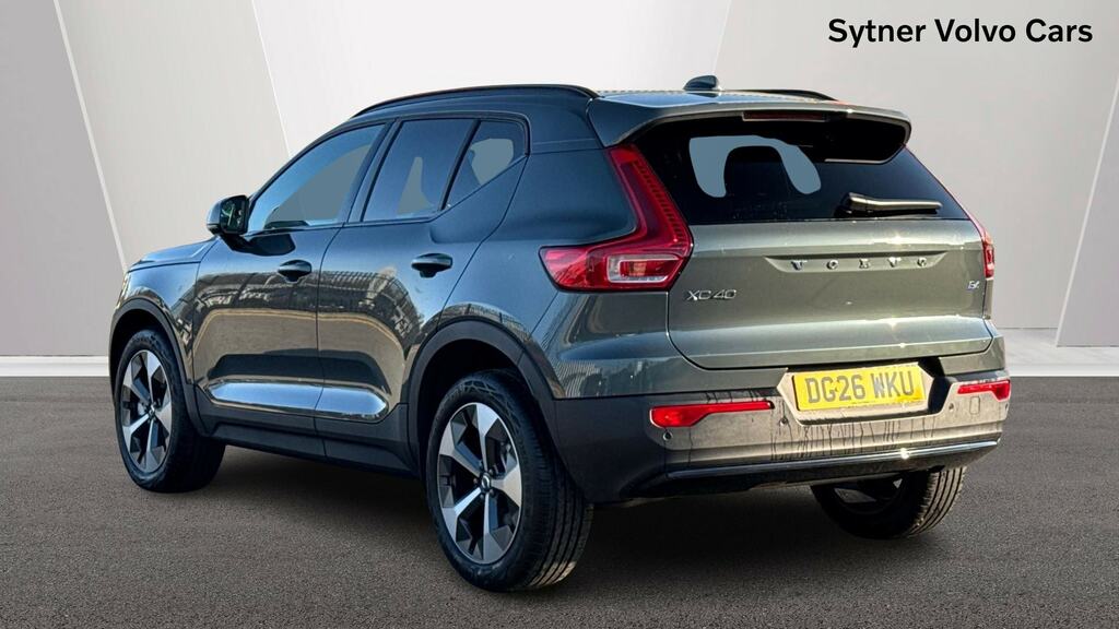 Volvo XC40 2.0 B4p Plus Dark DG26WKU Green #2