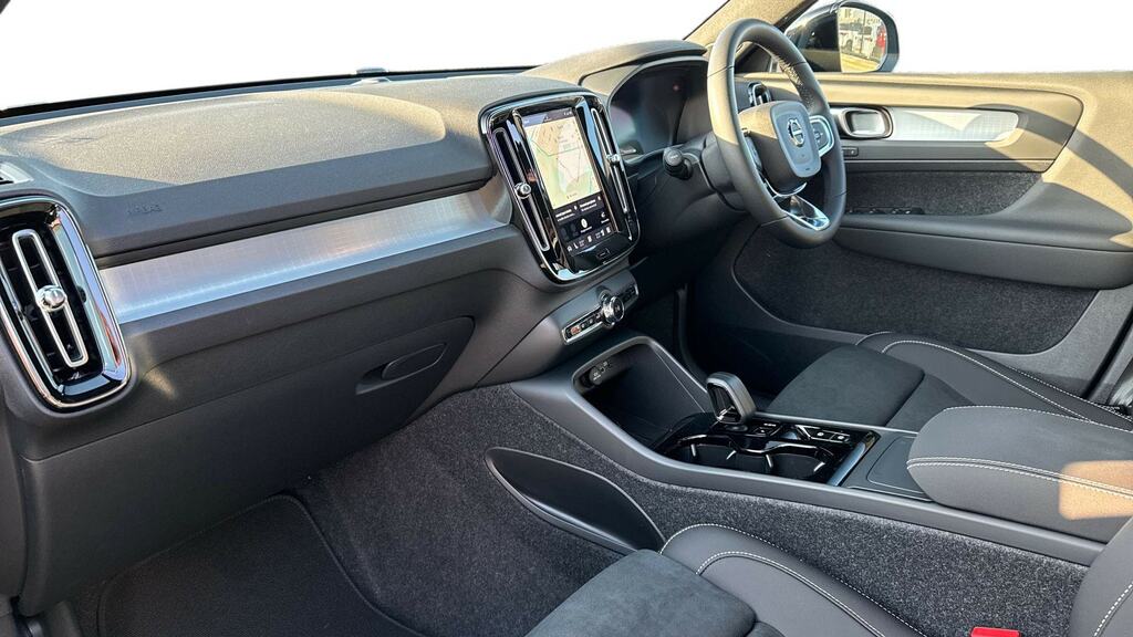Volvo XC40 2.0 B4p Plus Dark DG26WKU Green #4