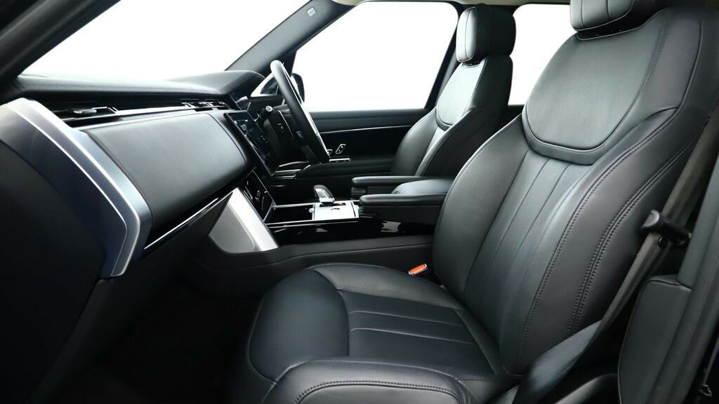 Land Rover Range Rover 3.0 D300 Hse KP24CGK Black #3