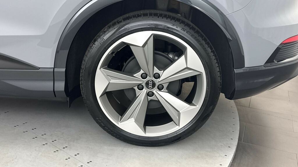 Audi Q4 E Tron 150Kw 40 63Kwh Black Edition Tech Pack LJ26VRZ Grey #5