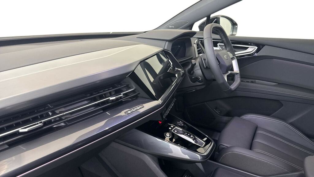 Audi Q4 E Tron 150Kw 40 63Kwh Black Edition Tech Pack LJ26VRZ Grey #2