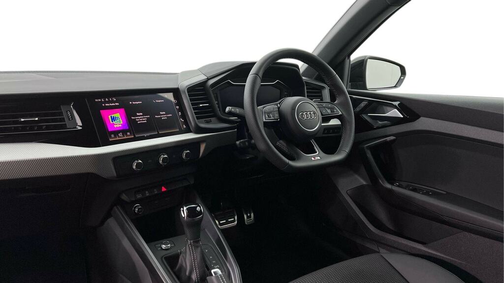 Audi A1 35 Tfsi Black Edition S Tronic FL26RVA Green #2