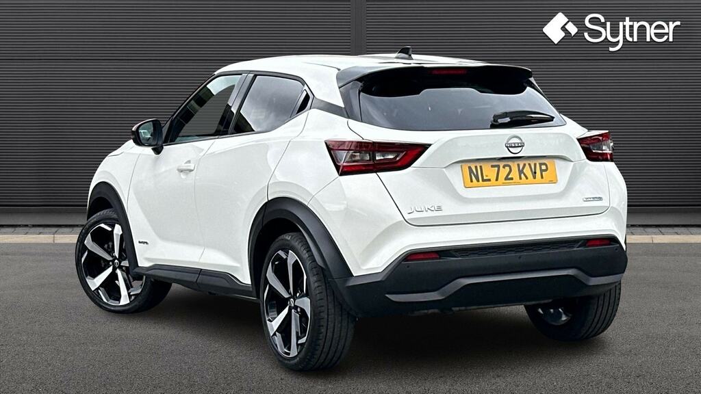 Nissan Juke 1.6 Hybrid Tekna NL72KVP White #2