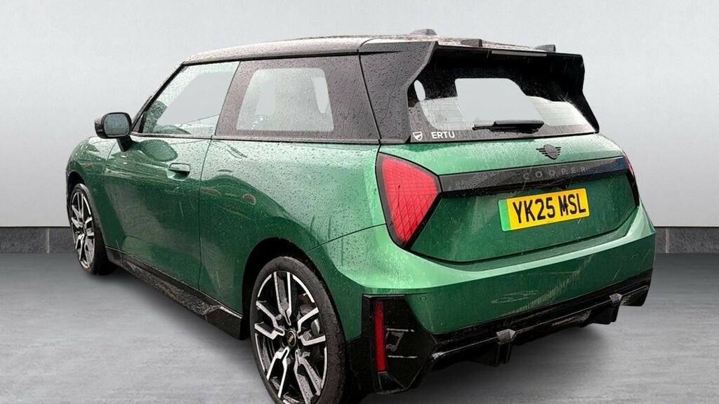 Mini Hatch 135Kw E Sport Level 1 41Kwh YK25MSL Green #2
