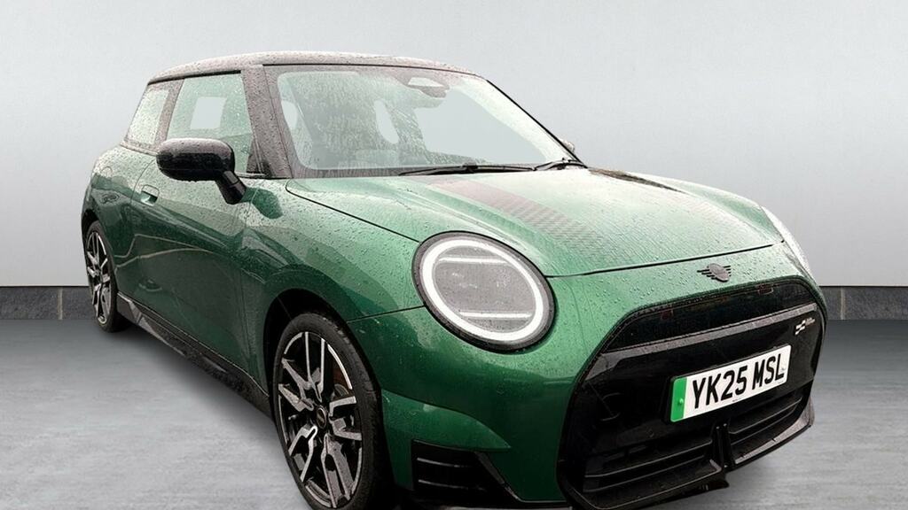 Mini Hatch 135Kw E Sport Level 1 41Kwh YK25MSL Green