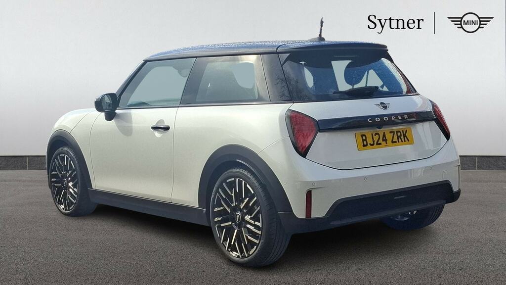 Mini Hatch 2.0 S Exclusive BJ24ZRK White #2