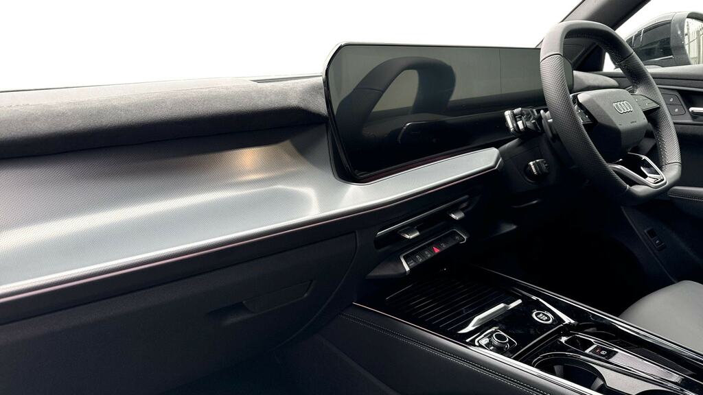Audi Q3 1.5 Tfsi S Line S Tronic Soundvision Pack YH26LKP Black #2