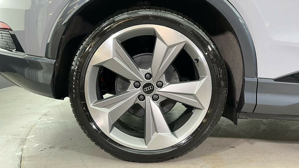 Audi Q4 E Tron 210Kw 45 82Kwh Black Edition FJ26YZT Grey #5