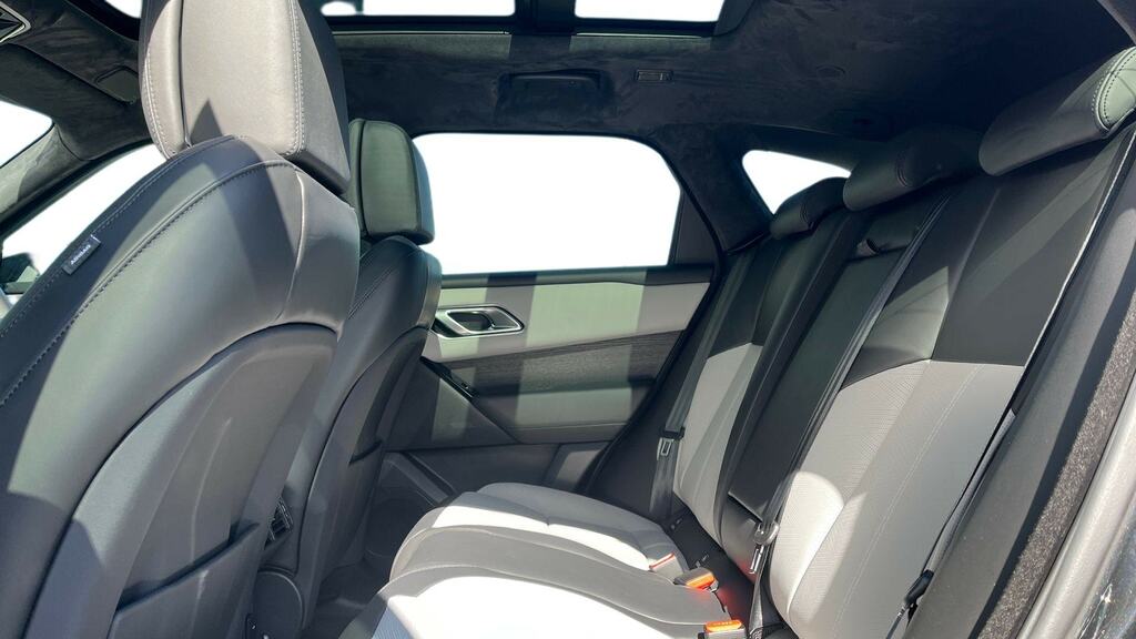 Land Rover Range Rover Velar 2.0 P400e Revised Black #4