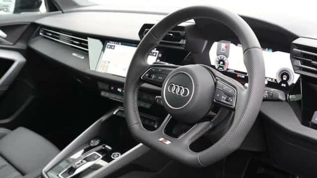Audi A3 35 Tfsi Black Edition S Tronic YH74UGG Blue #6