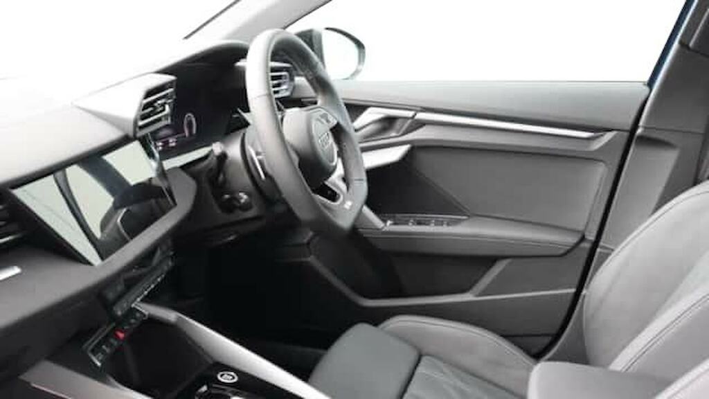 Audi A3 35 Tfsi Black Edition S Tronic YH74UGG Blue #2
