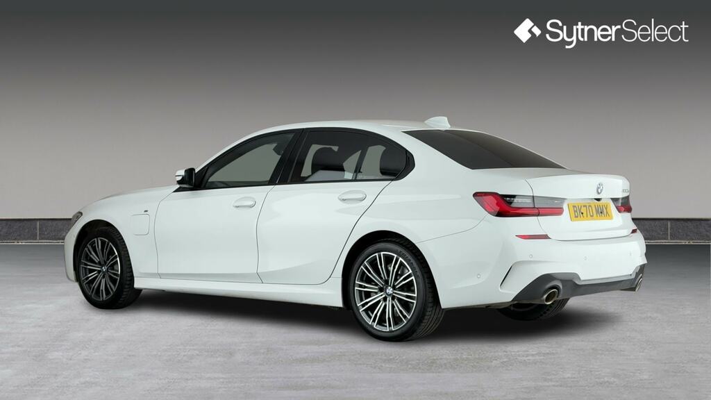 BMW 3 Series 330E M Sport BK70MMX White #2