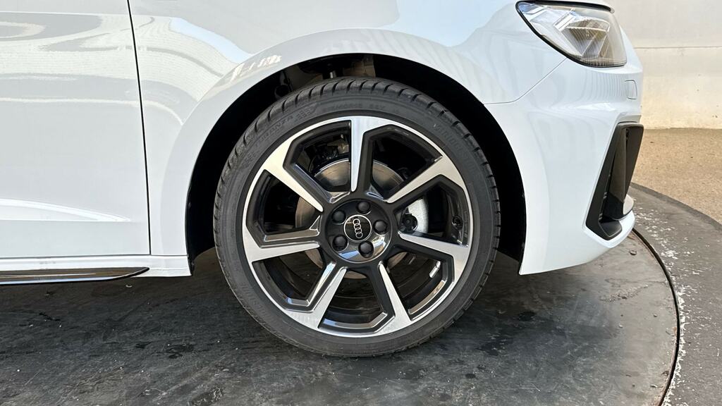 Audi A1 35 Tfsi Black Edition S Tronic YK26HHW White #5