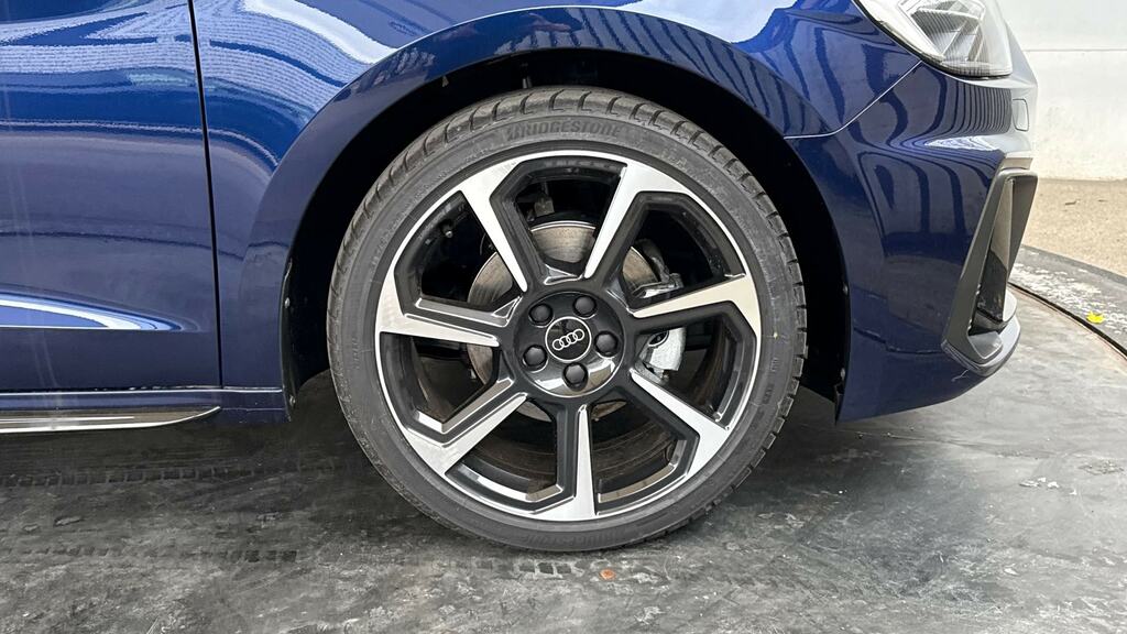 Audi A1 30 Tfsi Black Edition YK26HHV Blue #5