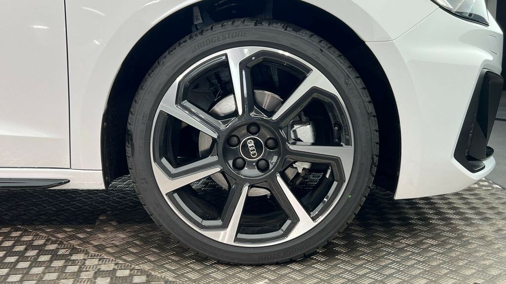 Audi A1 35 Tfsi Black Edition S Tronic Tech Pack Pro FN26APY White #5