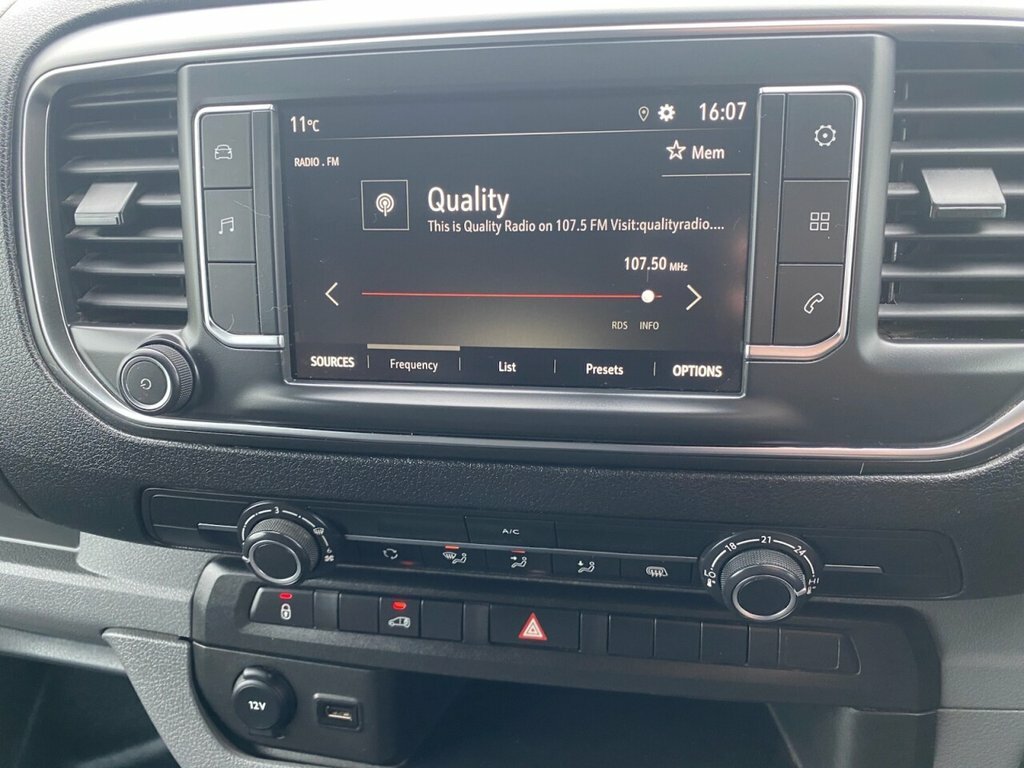Vauxhall Vivaro 1.5L Sportive DY70VZP Grey #4