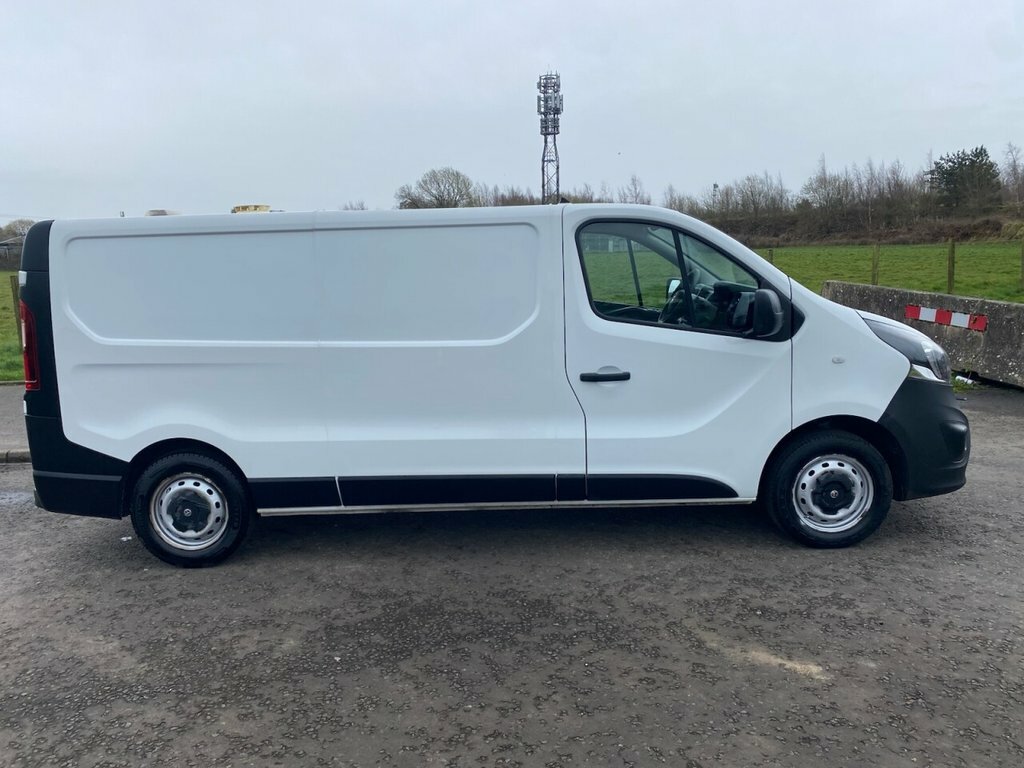 Vauxhall Vivaro 1.6L Null White #2