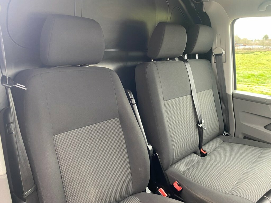 Volkswagen Transporter 2L Startline GF70FYW White #6