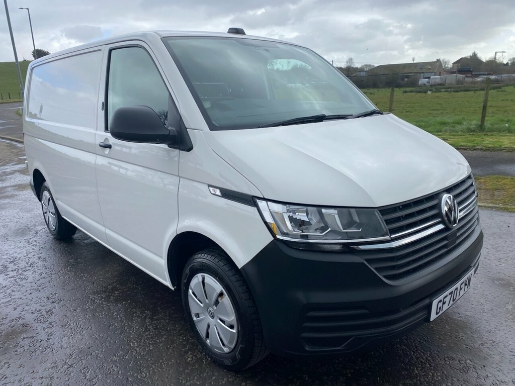 Volkswagen Transporter 2L Startline White