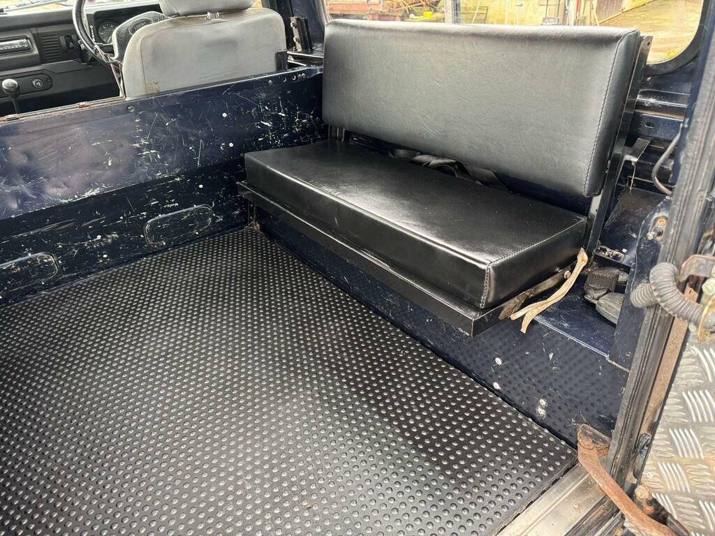 Land Rover Defender 90 90 Hard-top Td5 120 Green #28