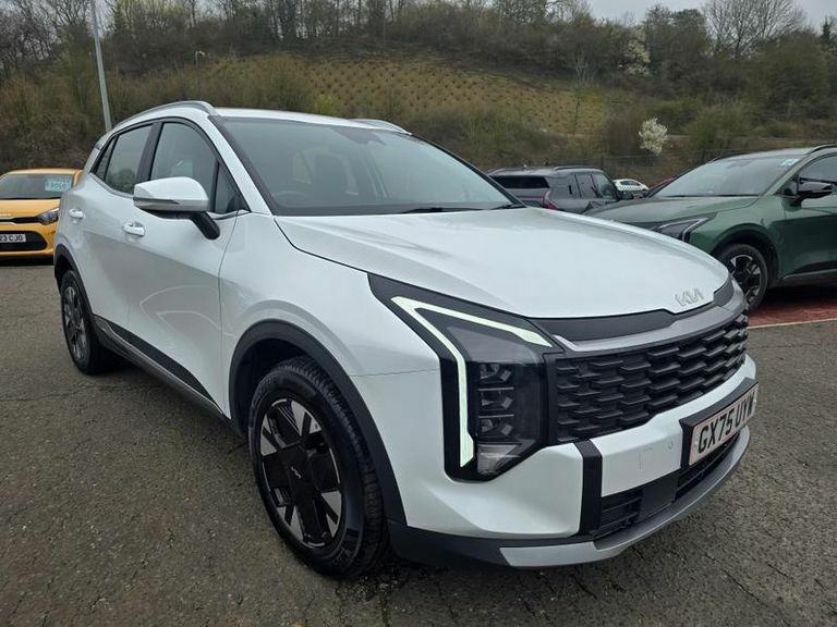 Kia Sportage 1.6T Gdi Hev Pure White