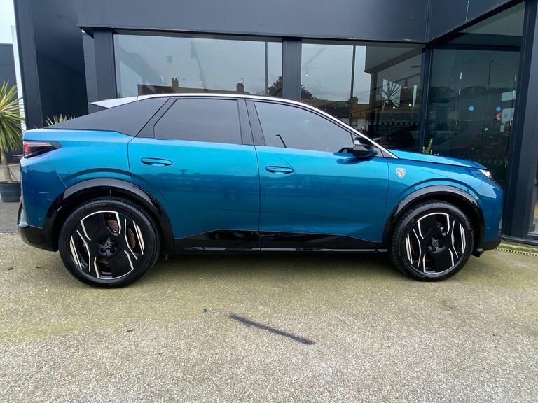 Peugeot 3008 73Kwh Gt LD74XLL Blue #4
