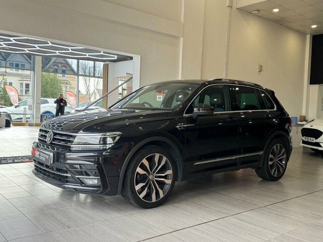 Volkswagen Tiguan 2020 2.0 Tdi R-line Tech Suv Dsg Euro 6 PL69LZD Black #4