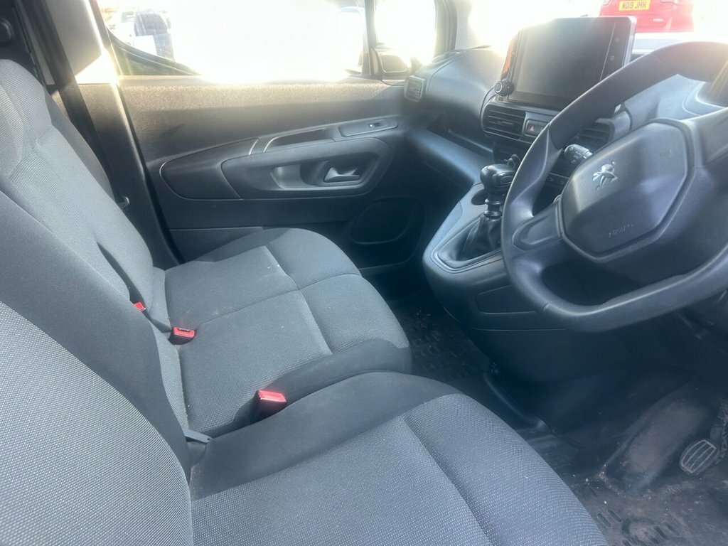 Peugeot Partner 1.5L Professional Premium MJ71LCE White #4