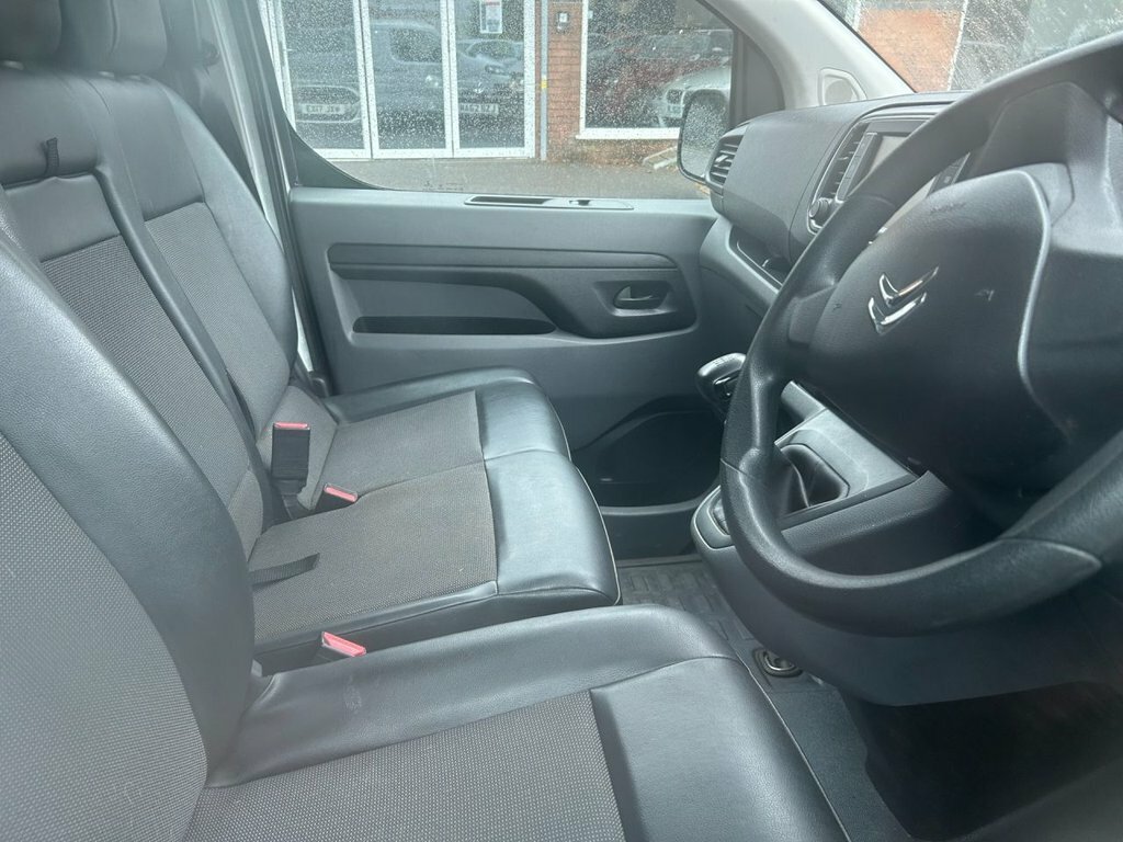 Citroen Dispatch Mpv MH16SYS White #4