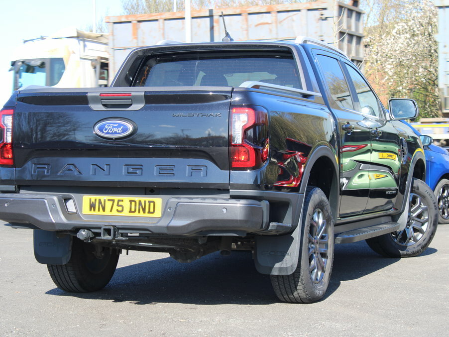 Ford Ranger Pick Up Double Cab Wildtrak 2.0 Ecoblue 205 WN75DND Black #4