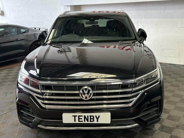 Volkswagen Touareg Automatic FL19OHJ Black #3