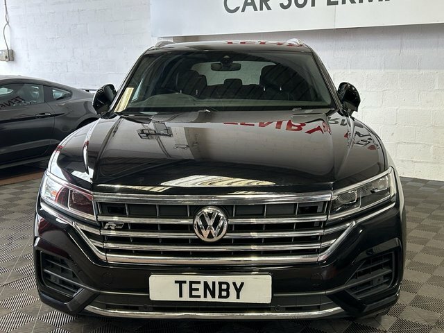 Volkswagen Touareg Automatic FL19OHJ Black #2