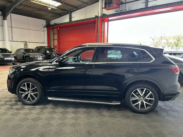 Volkswagen Touareg Automatic FL19OHJ Black #5